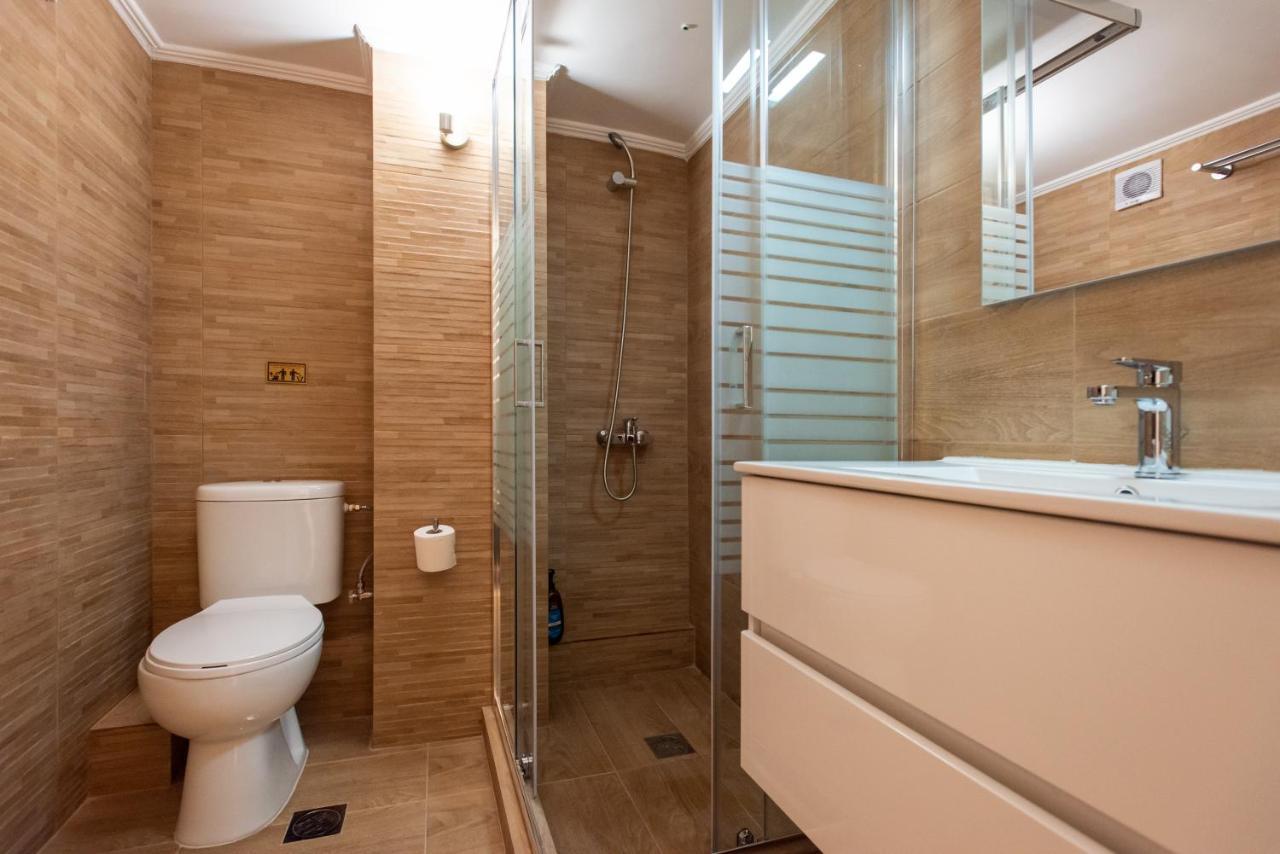 Blue Ark Boho At Acropolis Apartment *
